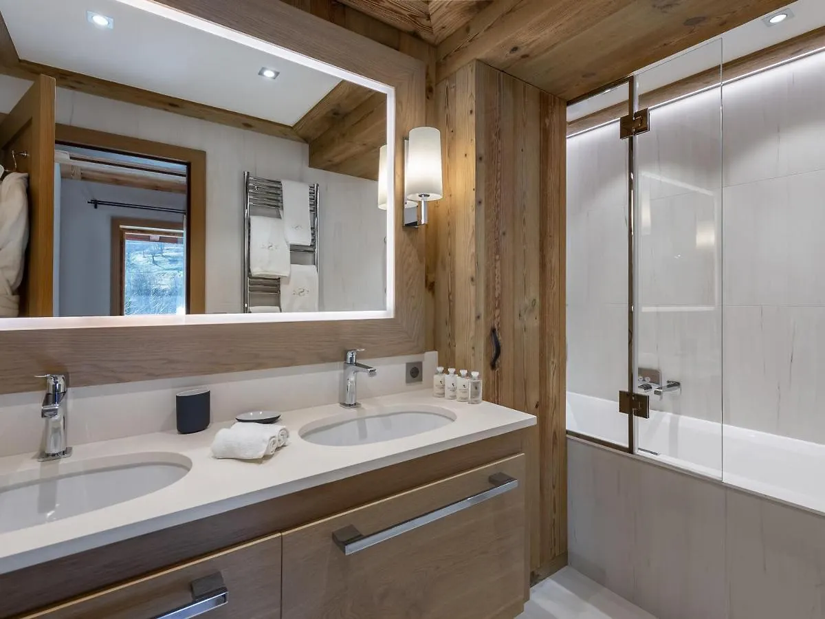 Chalet De Luxe Avec Demi-Pension Et Espace Bien-Etre A 2 Min Des Pistes - Fr-1-566-44 Les Allues France